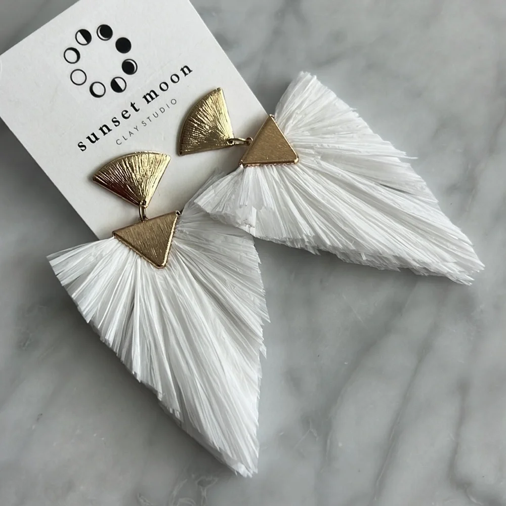 🌼HANDMADE🌼 Bohemian White Raffia Earrings
